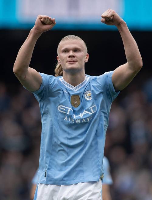 中场核心连续送出致命直塞（中场核心连番送出致命直传）