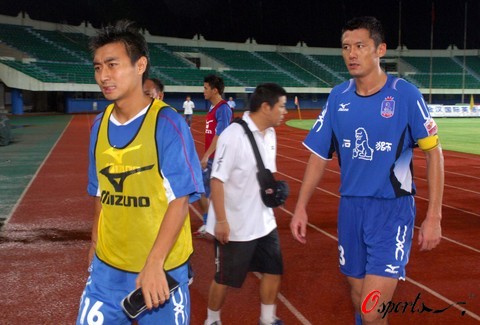 马卡：许多球探想在青年欧冠上考察霍安，但他却没参加比赛（马卡：多位球探计划在青年欧冠考察霍安，结果他并未出场）