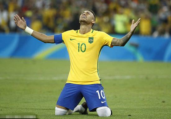 欧冠战报：格林伍德梅开二度，马赛3-2逆转圣吉罗斯（欧冠速递：格林伍德双响，马赛3-2逆转圣吉罗斯）