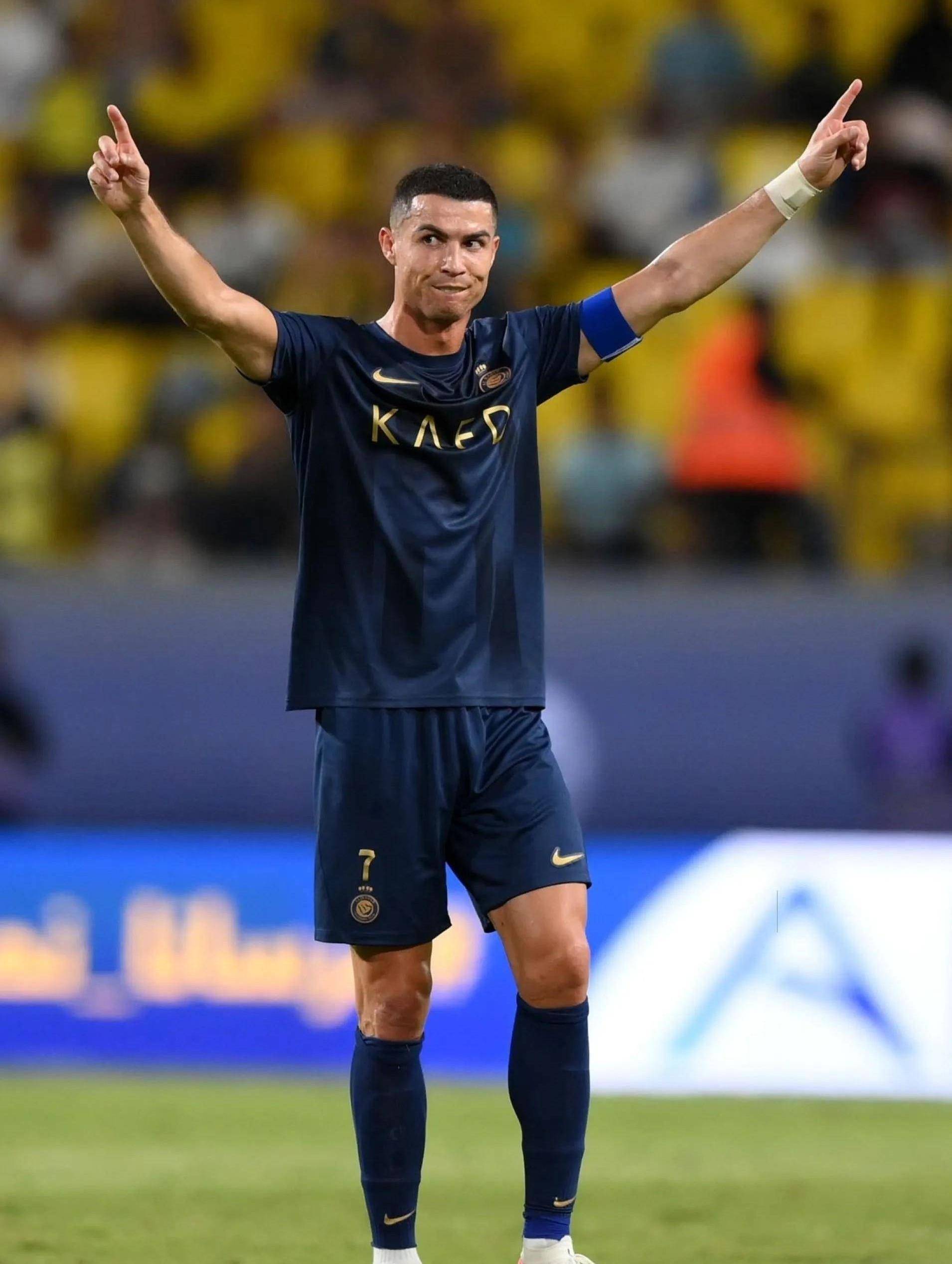 为什么孔帕尼和拜仁是天作之合？ 家族史铸就了他的坚韧不拔（孔帕尼与拜仁为何相得益彰：家族传承锻造他的钢铁意志）