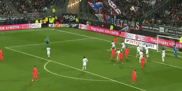 每体：巴萨关注森林后卫穆里略，将其列入夏窗的潜在目标名单（每体：巴萨盯上森林后卫穆里略，纳入今夏引援候选名单）