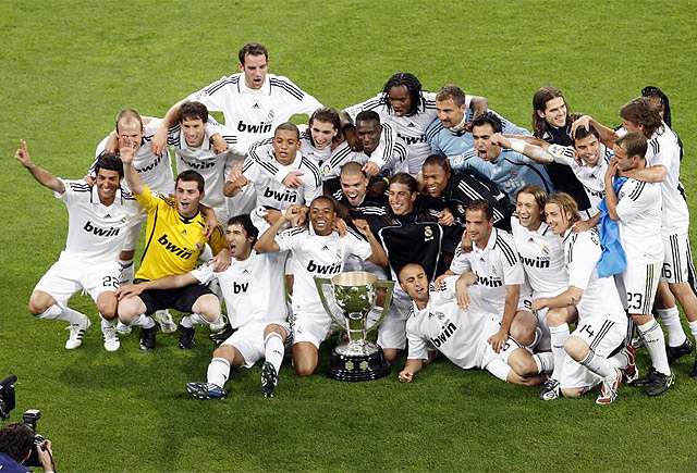 图片报：米兰对金玟哉感兴趣，在今夏就曾观察过他（图片报：米兰有意金玟哉，今夏已对其考察）